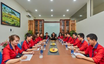 “Nữ thuyền trưởng” con tàu “Đại dương kính”