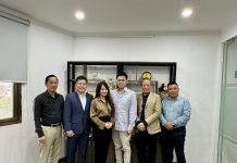Làm việc với Hiệp hội Kính Singapore và Công ty MMI Asia